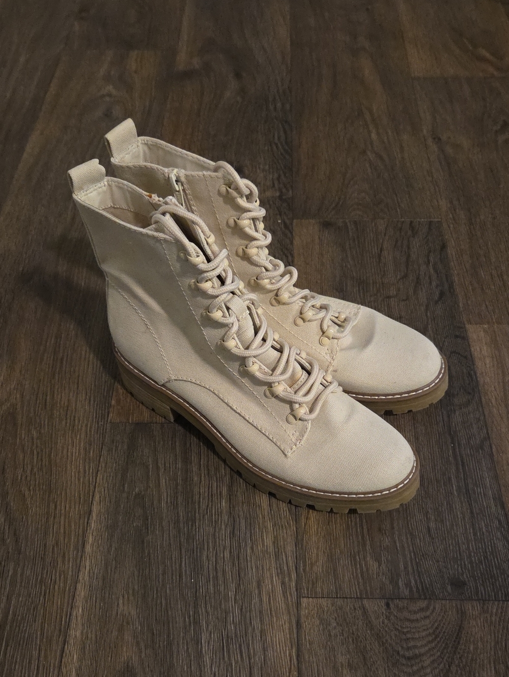 Universal Thread Women’s Lace-Up Canvas Combat Boots in Cream Size 11
